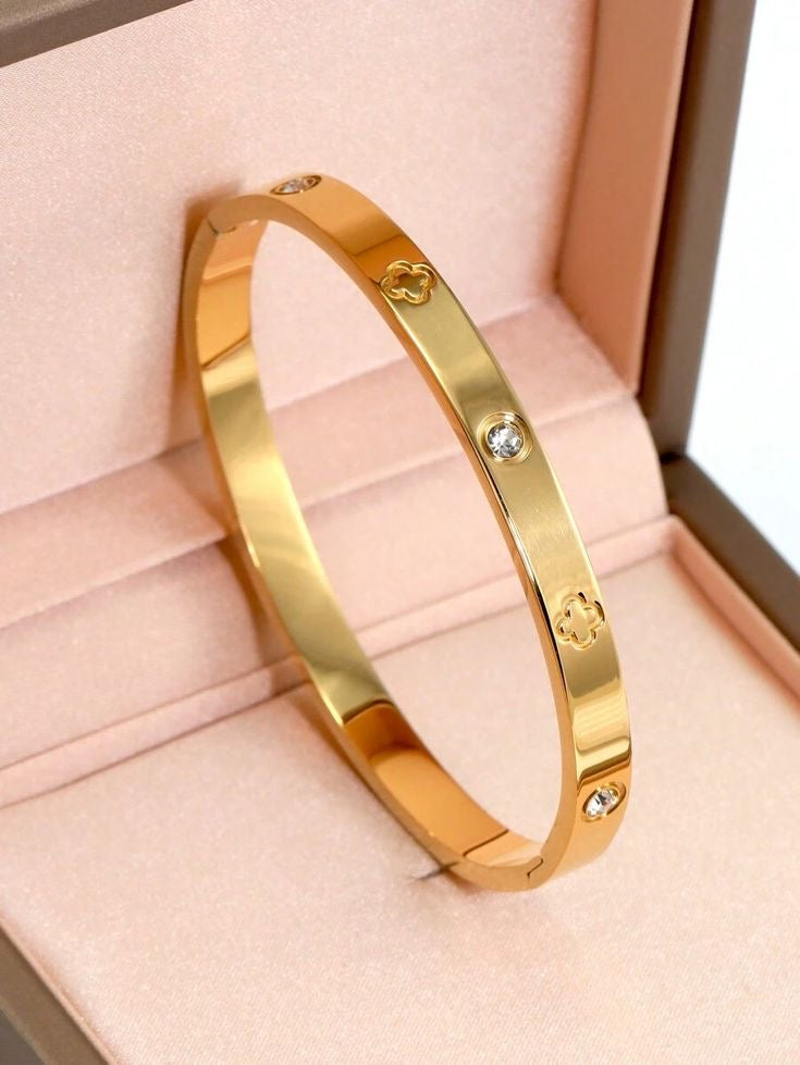 Gold bangle