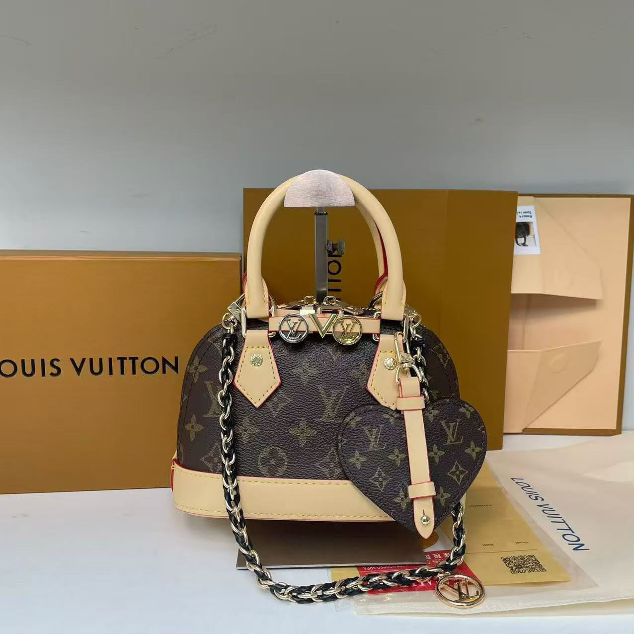 Louis Vuitton Alma BB