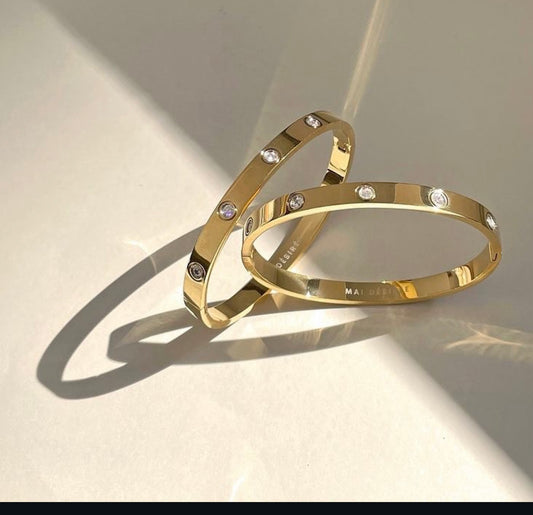 Gold bangle